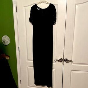 Donna Morgan Elegant Black Maxi Dress